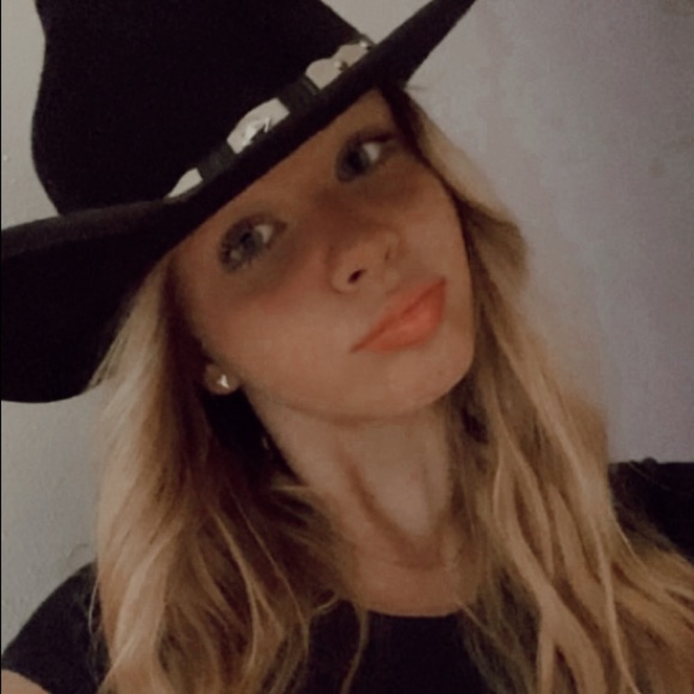 Meet your Posher, Ally